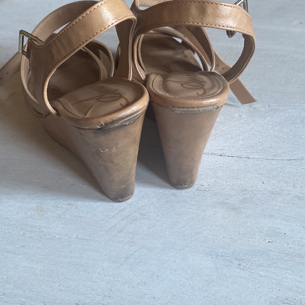 Platforms - Picture 3 of 3